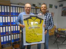 Ersteigerung BVB-Trikot für die Kinderkrebshilfe